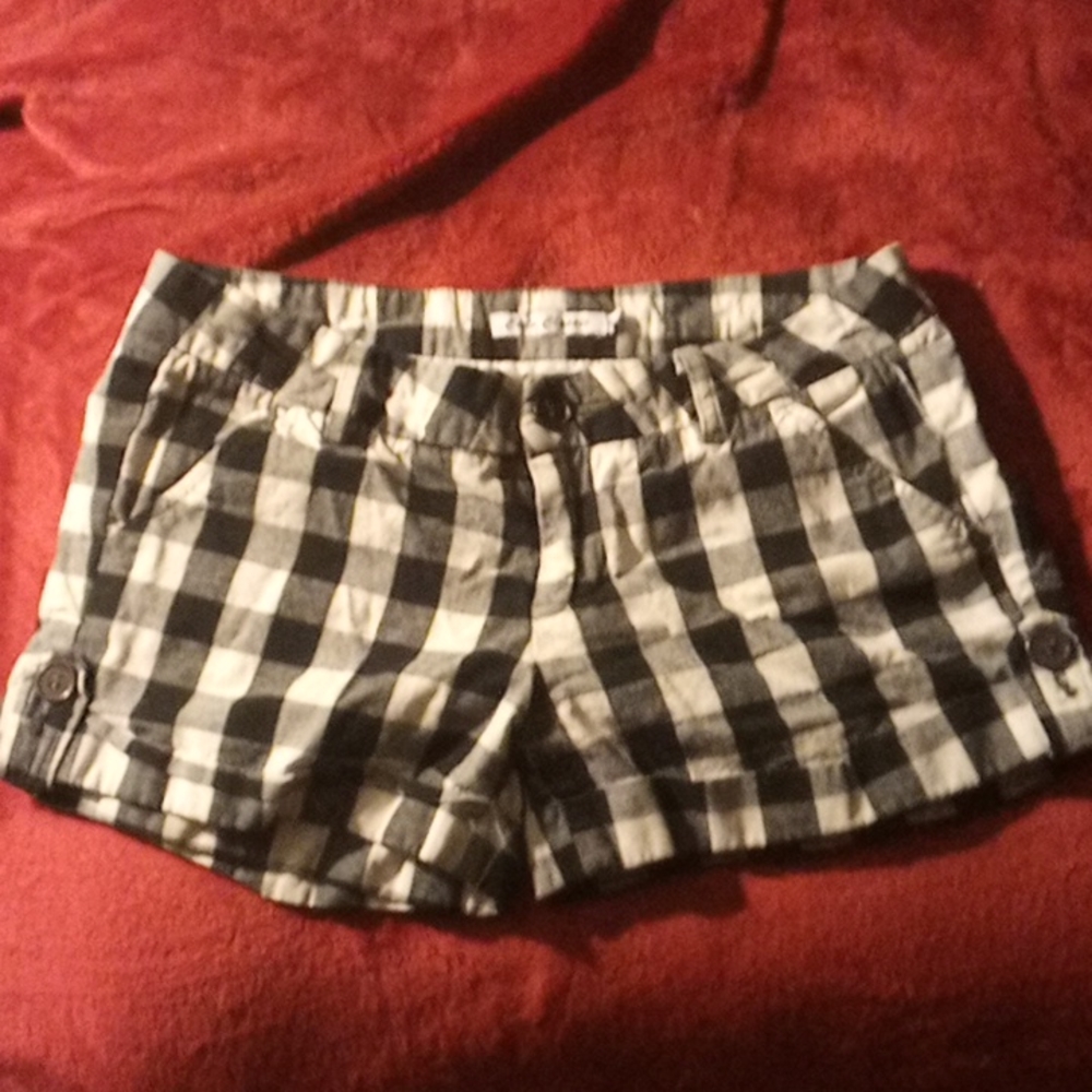 Cielo Classic Plaid Shorts